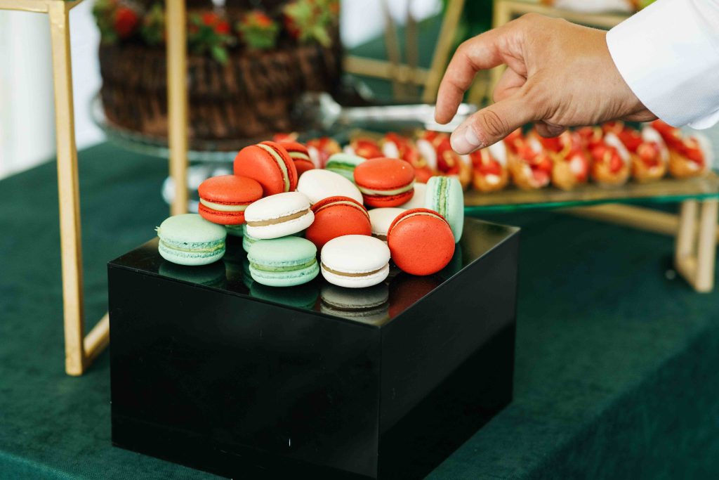 Top 10 Tips to Choose the Best Macarons in Dubai: A Connoisseur’s Checklist
